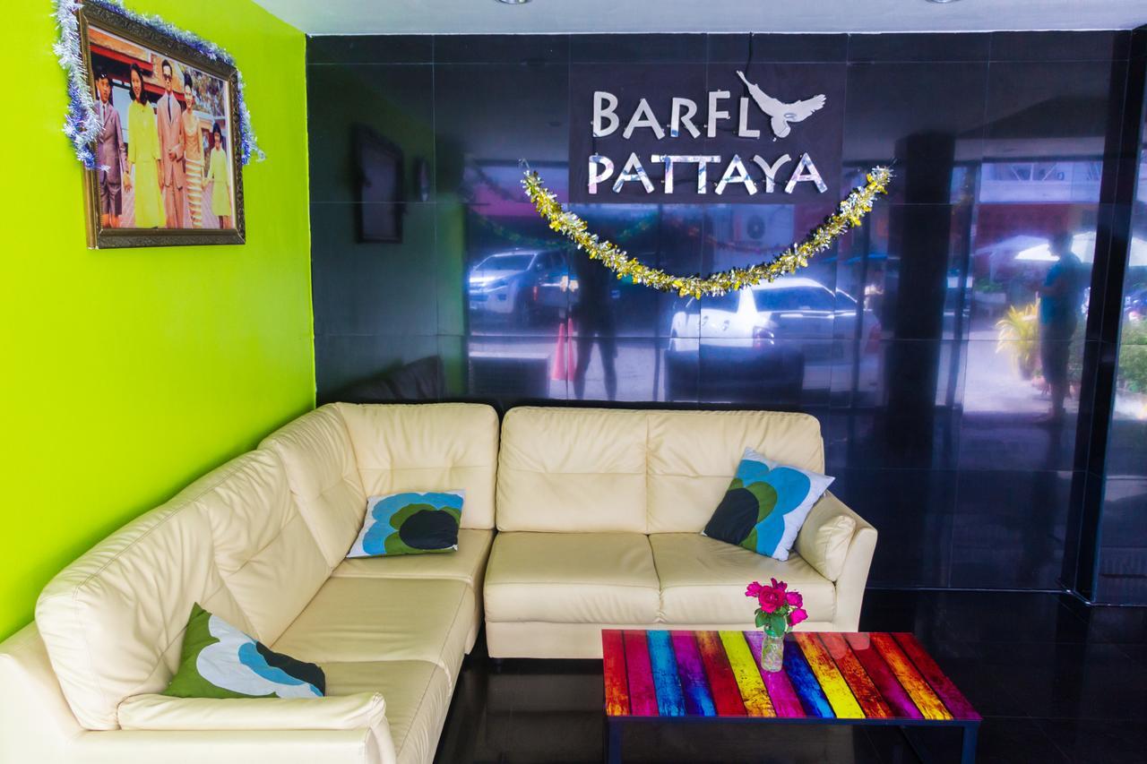 Barfly Pattaya Hotell Jomtien Beach Exteriör bild